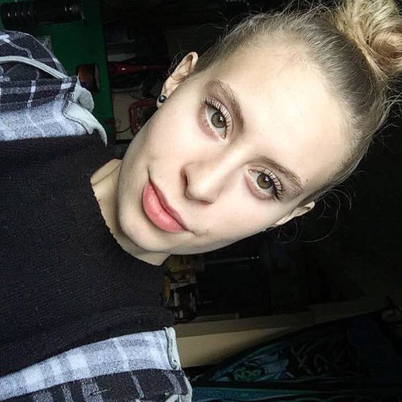 Meet your Posher, Genevieve - Picture 1 of 1